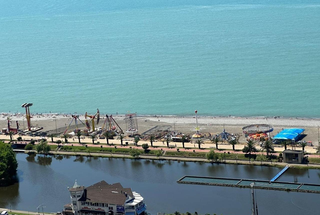 Moonlight Apart-Hotel Батуми Экстерьер фото