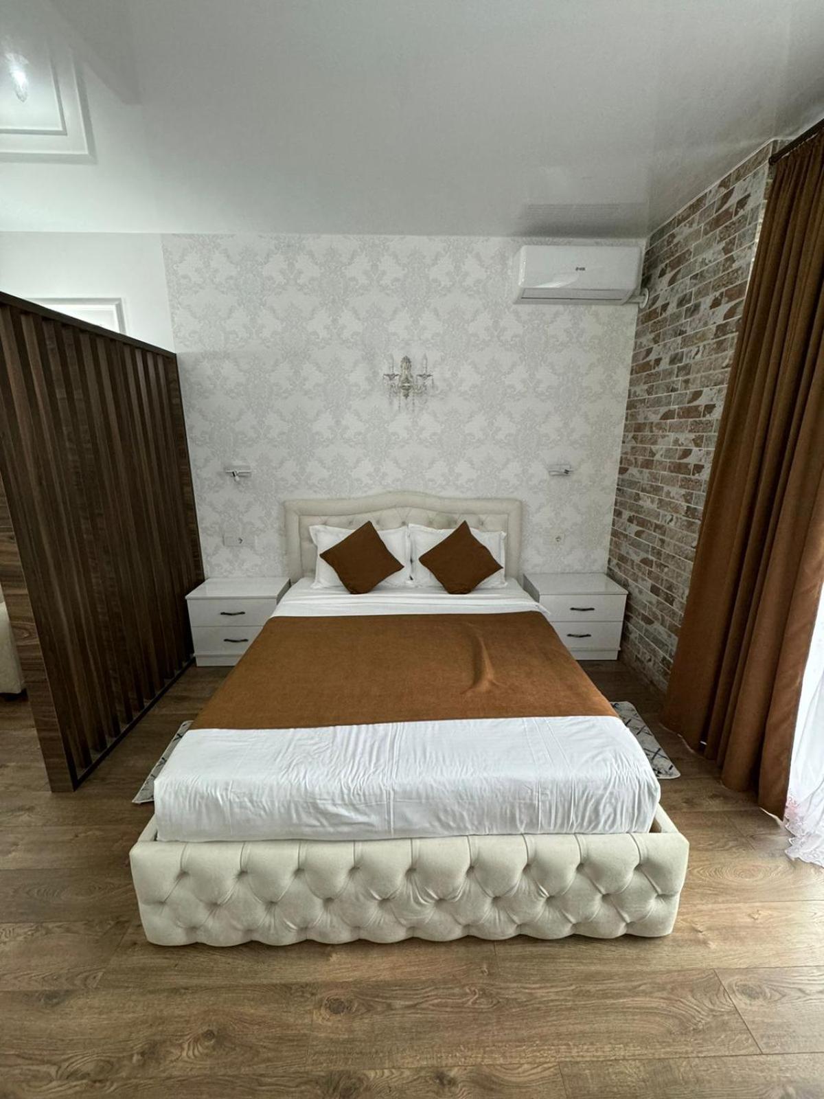 Moonlight Apart-Hotel Батуми Экстерьер фото